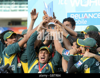 Pakistan lift the world cup trophy after Pakistan beat Sri Lanka during the Final of the ICC World Twenty20 at Lords, London. Stock Photo