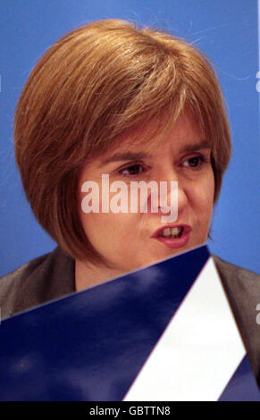 Health Secretary Nicola Sturgeon talks at the Alcohol misuse summit in Edinburgh. Stock Photo