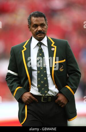 South Africa coach Peter de Villiers wears a white armband with Justice written on it Stock Photo