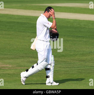 Cricket - Warm Up Match - Day Two - Warwickshire v England - Edgbaston. England's Kevin Pietersen shows his dejection after he was out for 6 during a friendly match at Edgbaston, Birmingham. Stock Photo