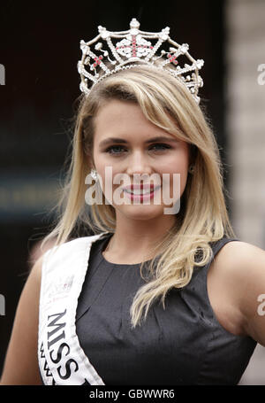 Winner of Miss England 2008 Laura Coleman during a photocall in Covent Garden, central London, to raise money for B-Eat, Variety Club and The National Austism Society. Stock Photo