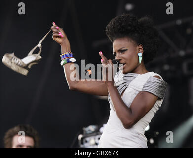 Shingai Shoniwa from The Noisettes performing on the Main Stage at the Wireless Festival in Hyde Park, central London. Stock Photo