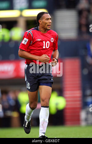 Soccer - FIFA World Cup 2006 Qualifier - Group Five - Scotland v Norway. John Carew, Norway Stock Photo