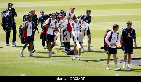 Cricket - The Ashes 2009 - npower Second Test - England v Australia - England Nets - Lord's. England players during the nets session at Lord's, London. Stock Photo