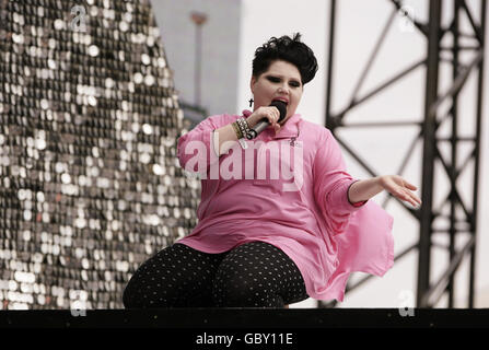 Beth Ditto of The Gossip performing on the T4 Stage at T4 on the Beach, at Weston Super Mare in Somerset. Stock Photo