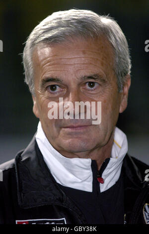 Soccer - Italian Serie A - Brescia v Siena. Siena coach Luigi Simoni Stock Photo