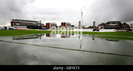 Cricket - Twenty20 Cup - Quarter Final - Lancashire v Somerset - Old Trafford Cricket Ground. A view of the waterlogged pitch during the Twenty20 Cup Quarter Final match at Old Trafford Cricket Ground, Manchester. Stock Photo