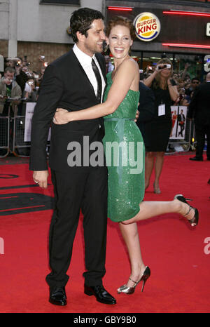Stars of the film Gerard Butler and Katherine Heigl arriving for the premiere of The Ugly Truth, at The Vue cinema in Leicester Square, central London. Stock Photo