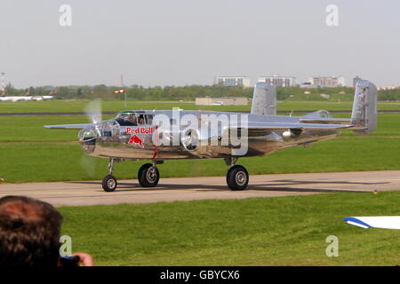 events, Second World War/WWII, aerial warfare, US American medium bomber North American B-25 'Red Bull', Berlin Air Show, May 2002, Additional-Rights-Clearences-Not Available Stock Photo