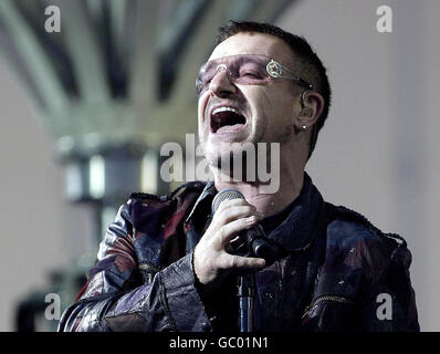 U2 in concert - Dublin. Bono on stage during U2's last gig at Croke park in Dublin. Stock Photo