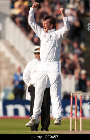 England's Graeme Swann celebrates dismissing Australia's Simon Katich during the third test at Edgbaston, Birmingham. Stock Photo