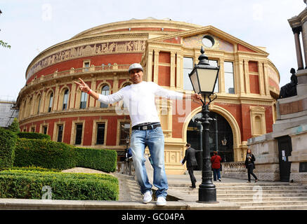 Goldie prepares for Prom performance Stock Photo