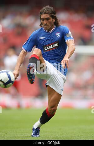 Soccer - Emirates Cup 2009 - Rangers v Paris Saint-Germain - Emirates Stadium. Pedro Mendes, Rangers Stock Photo