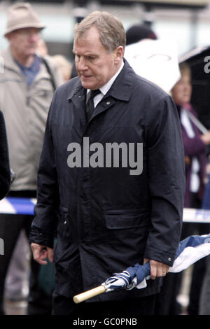 Soccer - Emlyn Hughes Funeral. Ipswich Town manager Joe Royle arrives at Sheffield cathedral for the funeral of Emlyn Hughes Stock Photo