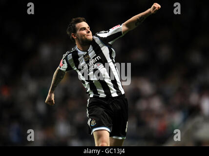 Soccer - Carling Cup - Second Round - Newcastle United v Huddersfield Town - St James Park. Newcastle United's Danny Guthrie celebrates his goal during the Carling Cup Second Round match at St James' Park, Newcastle. Stock Photo