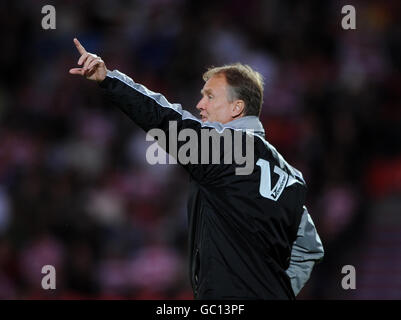 Soccer - Carling Cup - Second Round -Doncaster Rovers v Tottenham Hotspur - Keepmoat Stadium. Doncaster Rovers' manager Sean O'Driscoll Stock Photo