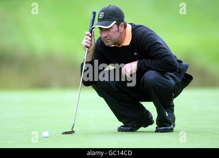 Spain's Jose Maria Olazabal on the 6th during the second round of the Johnnie Walker Championships at Gleneagles, Perthshire. Stock Photo