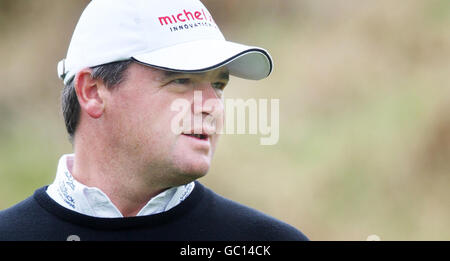 Paul Lawrie on the 7th during the second round of the Johnnie Walker Championships at Gleneagles, Perthshire. Stock Photo