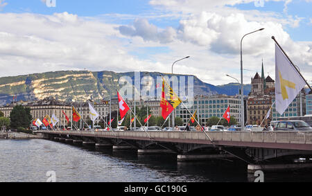 GENEVA, SWITZERLAND - SEPTEMBER 3: Panoramic view of the waterfront of Leman lake in Geneva on September 3, 2015. Stock Photo