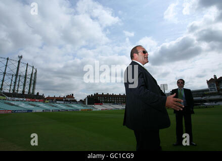 Clive Stephens is questioned by the media as he introduces techniques for preparing the pitch for the Ashes at the Brit Oval. Stock Photo