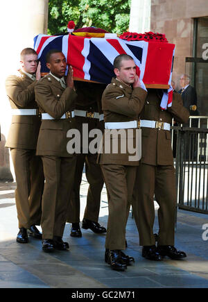 The funeral of Lance Corporal James Fullarton of 2nd Battalion, The Royal Regiment of Fusiliers at Coventry Cathedral. Lance Corporal Fullarton died following an explosion while on patrol near Sangin in Helmand province, Afghanistan on August 16. Stock Photo