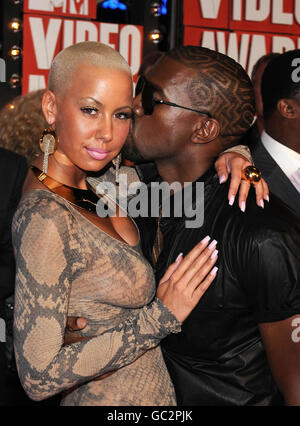 Kanye West and Amber Rose arrive at the 2009 MTV Video Music Awards, held at the Radio City Music Hall in New York City, NY, USA. Stock Photo