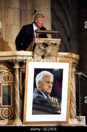 Sir Alex Ferguson practices his speech for the Sir Bobby Robson thanksgiving service inside Durham Cathedral, Durham. Stock Photo