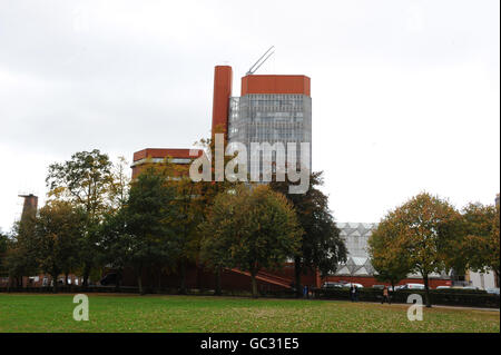 The Engineering Building at Leicester University, designed by architects James Stirling, James Gowan and structural engineer Frank Newby and completed in 1963 Stock Photo