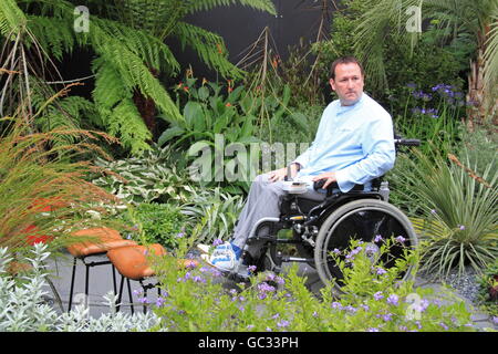 Best Summer Garden, Gold Medal Winner: Bowel Disease UK 'Garden for Crohn's Disease', RHS Hampton Court Palace Flower Show 2016 Stock Photo