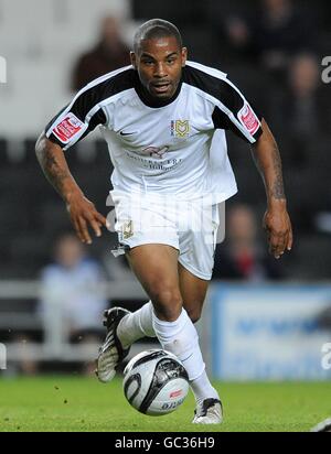 Soccer - Coca Cola Football League One - MK Dons v Norwich City - stadium MK. Jason Puncheon, Milton Keynes Dons Stock Photo