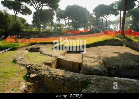 British archaeologists unearth Roman amphitheatre Stock Photo - Alamy
