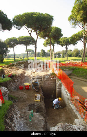 British archaeologists unearth Roman amphitheatre Stock Photo - Alamy