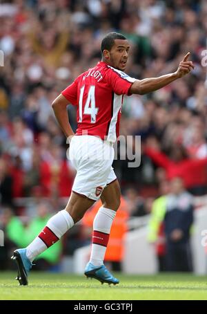 Soccer - Barclays Premier League - Arsenal v Blackburn Rovers - Emirates Stadium. Arsenal's Theo Walcott celebrates scoring his sides fifth goal of the game Stock Photo