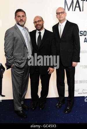 (from left to right) Producer, Gregory Jacobs, Screenwriter, Scott Burns, and Director Steven Soderbergh arrive at the premiere of The Informant, during the London Film Festival, at the Odeon West End in Leicester Square, London. Stock Photo