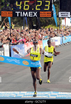 Great Britain's Mo Farah celebrates winning the Great South Run in Southsea, Portsmouth. Stock Photo