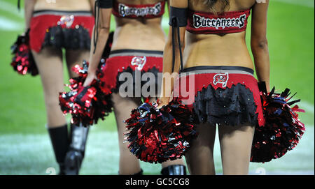 Tampa Bay Buccaneers' cheerleaders entertain the crowd Stock Photo