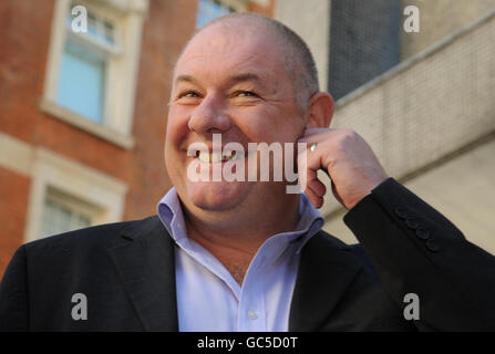 Dave Ward, Deputy General Secretary of the Communication Workers Union outside the Trades Union Congress in London this morning before meeting Managing Director of Royal Mail, Mark Higson, in attempt to avert further strikes by postal workers regarding pay, conditions and modernisation. Stock Photo