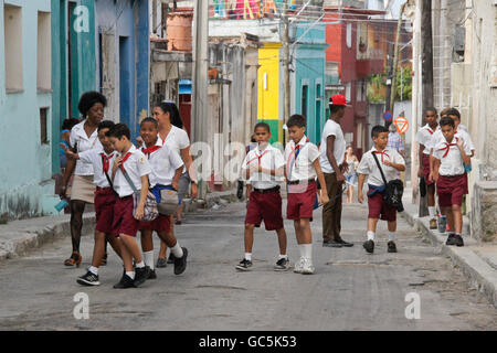 Primary school girls hi-res stock photography and images - Alamy