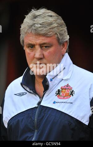 Soccer - Barclays Premier League - Sunderland v Arsenal - Stadium of Light. Sunderland manager Steve Bruce prior to kick off Stock Photo