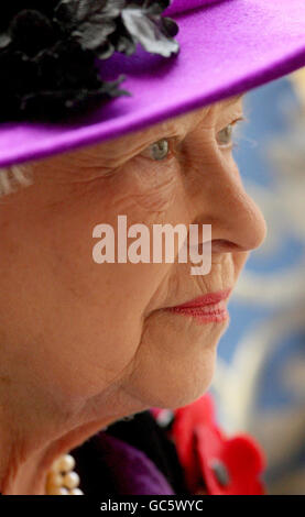 Queen Elizabeth II arrives at Westminster Abbey, London, for a commemorative service to mark the passing of the World War I generation. Stock Photo