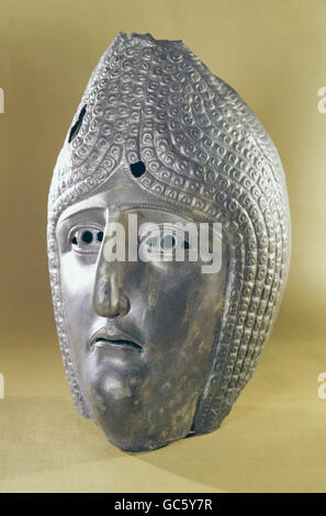 fine arts, ancient world, Roman Empire, sculpture, face mask of a parade helmet with Syrian headdress, bronze, middle of the 3rd century AD, Straubing treasure trove, Prehistoric State Collection Munich, Stock Photo