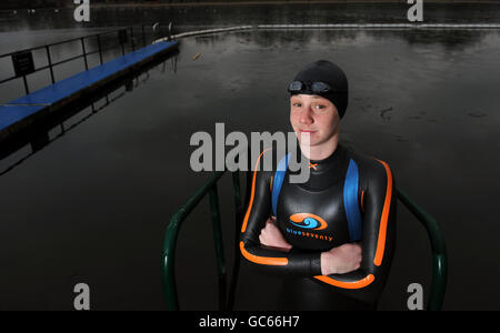 Athletics - Alistair Brownlee Photo Call - Serpentine Lake. Triathlon world champion Great Britain's Alistair Brownlee poses for media during the photocall at Serpentine Lake, London. Stock Photo