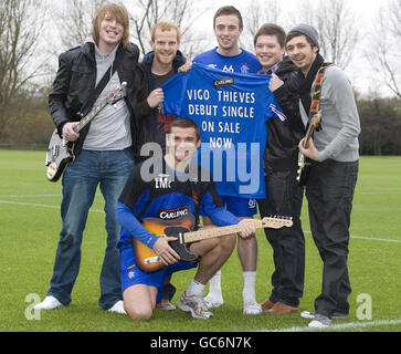 SPECIAL PICTURE - RELEASED EXCLUSIVELY THROUGH THE PRESS ASSOCIATION FOR USE BY NATIONAL AND REGIONAL NEWSPAPERS - UK & IRELAND ONLY. NO SALES. Rangers' Lee McCulloch promotes the debut single of the Vigo Thieves at Murray Park, Glasgow. Picture date: Monday November 16, 2009. Photo credit should read: Aileen Wilson/Rangers FC/PA. FOR MORE RANGERS PICTURES OR LICENSING OF THESE IMAGES FOR OTHER USE - PLEASE CONTACT EMPICS - 0115 844 7447 OR info@empics.com Stock Photo