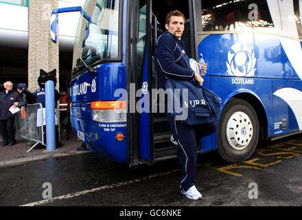 Scotland's John Barclay makes his way off the team bus Stock Photo