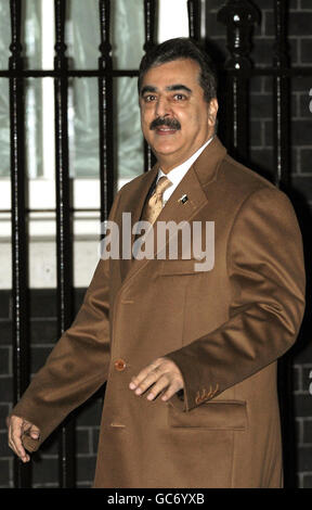 Pakistan's prime minister Syed Yousuf Raza Gilani arrives in Downing Street, London to meet Britain's Prime Minister Gordon Brown. Stock Photo