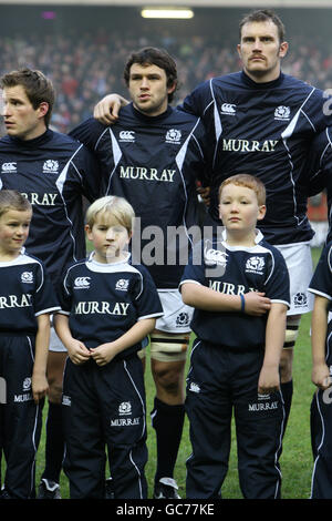 Rugby Union - Bank of Scotland Corporate Autumn Test - Scotland v Argentina - Murrayfield Stadium. The Scotland mascots line up in front of the players before the game Stock Photo