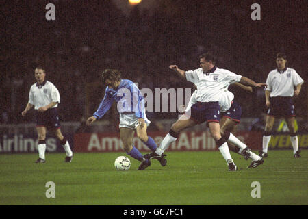 Soccer - FIFA World Cup 1994 USA Qualifier - Group 2 - England v San Marino - Wembley Stadium Stock Photo