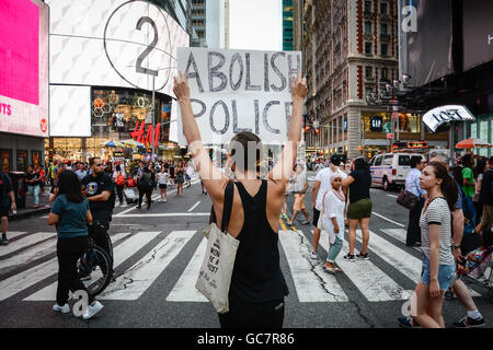 Manhattan, United States. 07th July, 2016. Thousands Marched through the streets of New York City after videos were released showing two separate incidences of police shooting and killing two black males. Credit:  Angel Zayas/Pacific Press/Alamy Live News Stock Photo