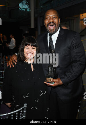 Dawn French and Lenny Henry who won the Milton Shulman award for most Outstanding Newcomer at the Evening Standard Theatre Awards at the Royal Opera House in Covent Garden, London. Stock Photo