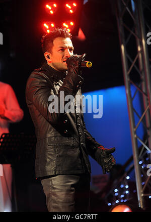 Peter Andre performance - London Stock Photo